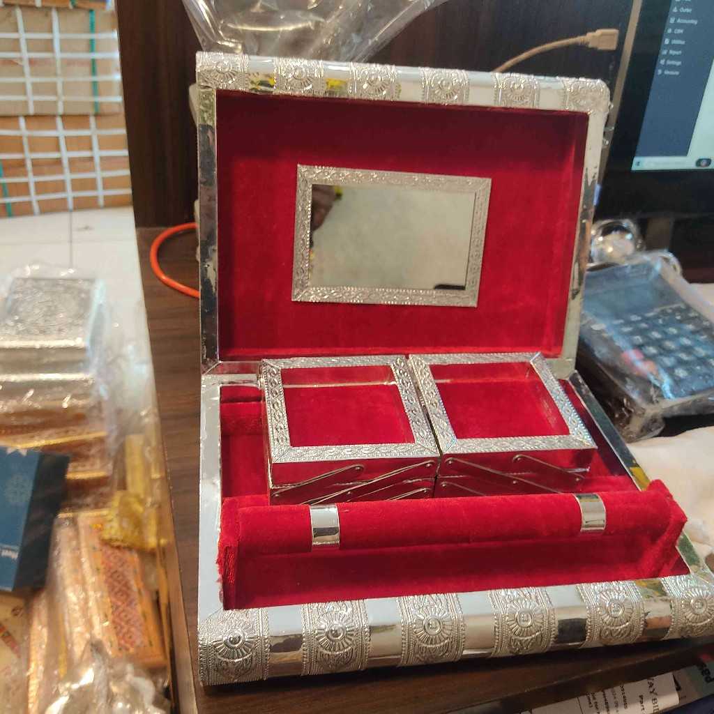 White metal jewel box