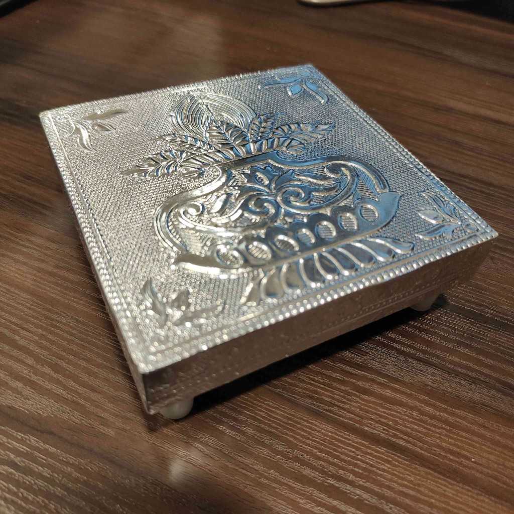 Whitemetal Pooja Choki 4x4