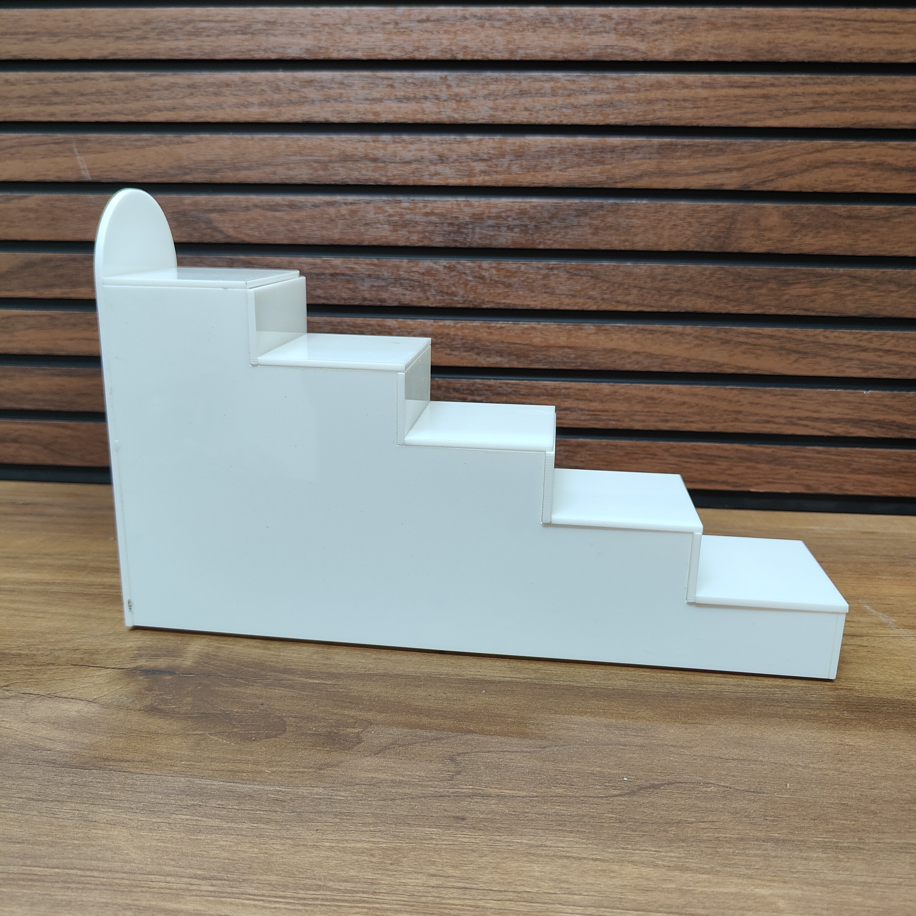 ACRYLIC STEPS WHITE