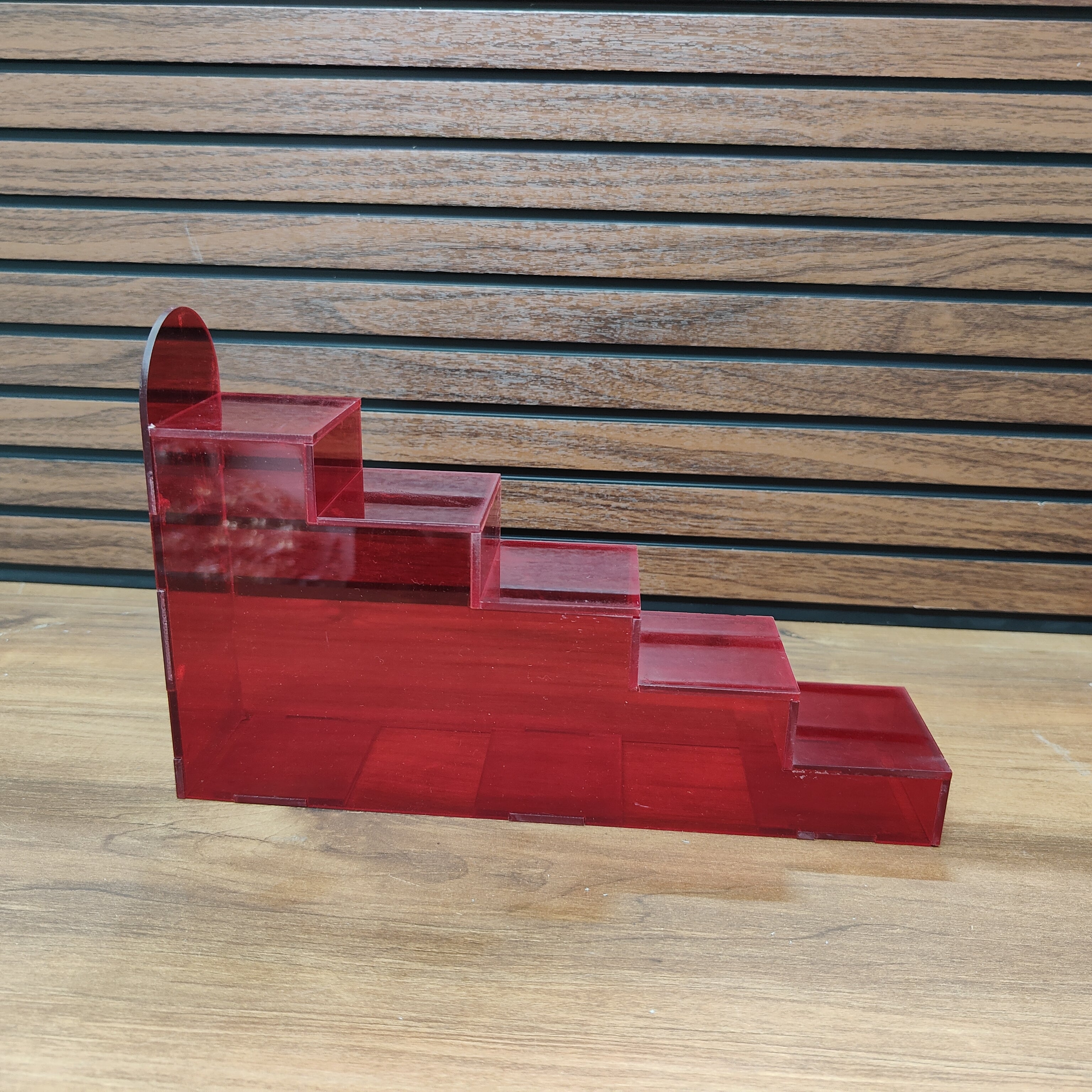 ACRYLIC STEPS TRANSPARENT RED