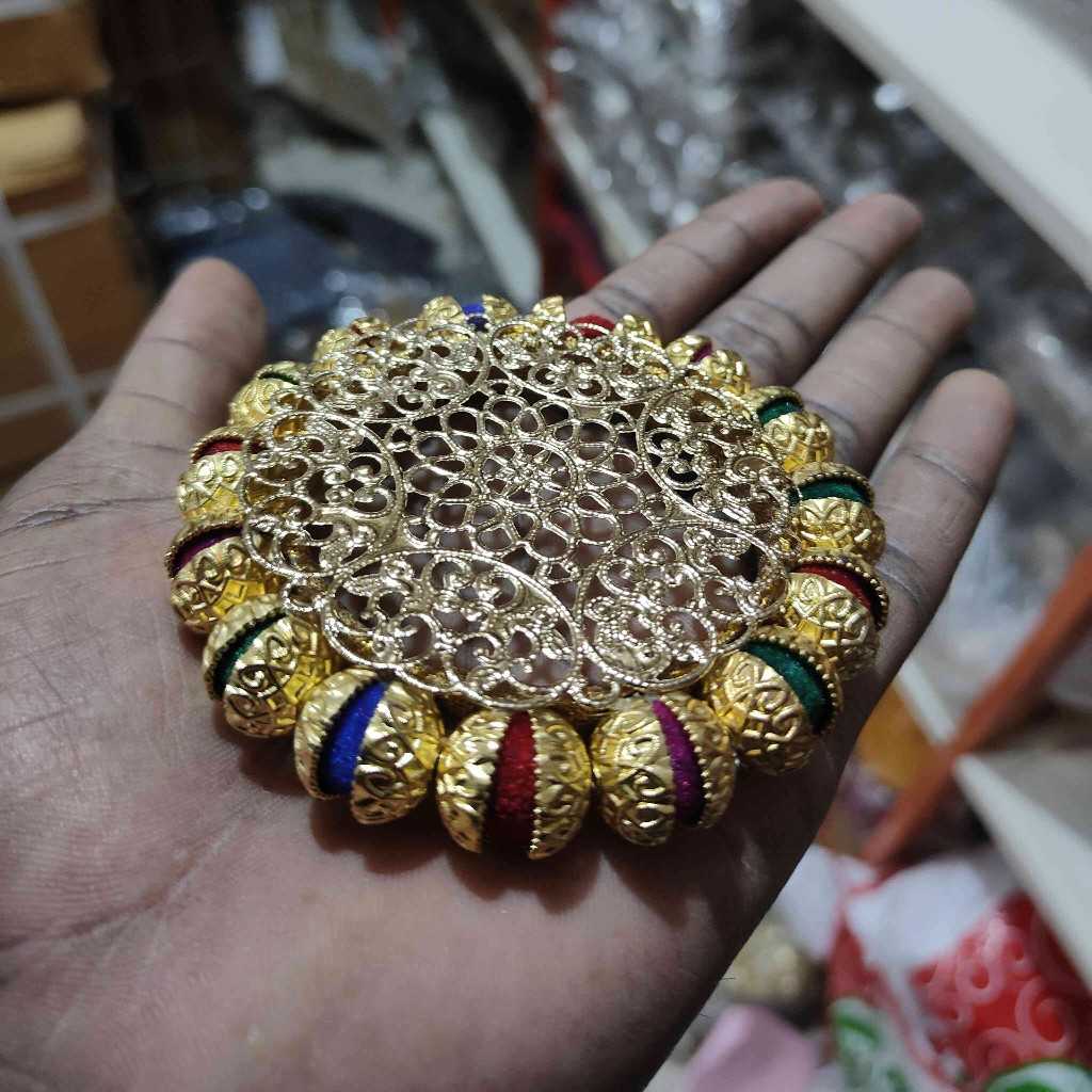 MULTICOLOUR BANGLE STAND