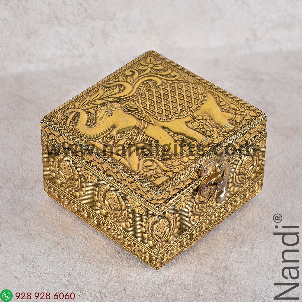 ELEPHANT EMBOSS BOX BRASS ANTIQ FINISH 4X4