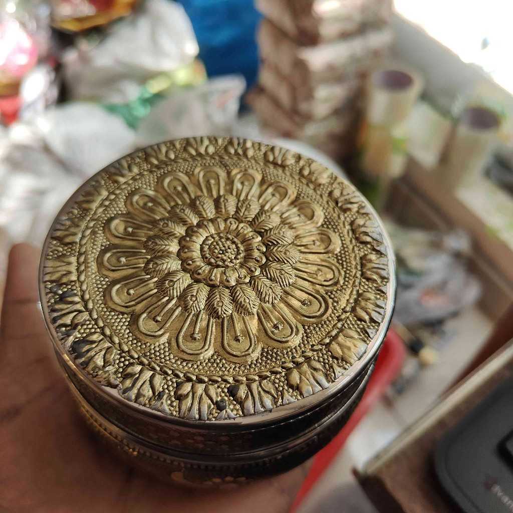 EMBOSSED RANGOLI BOX