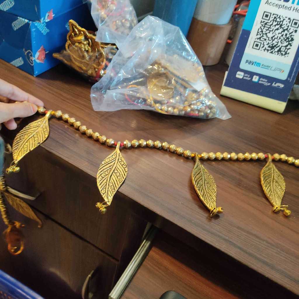 Golden Antiq Leaf Metal Toran