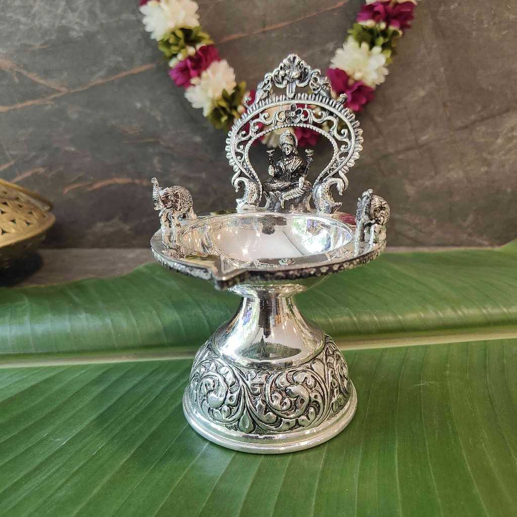 ANTIQ GS LAKSHMI DEEPA