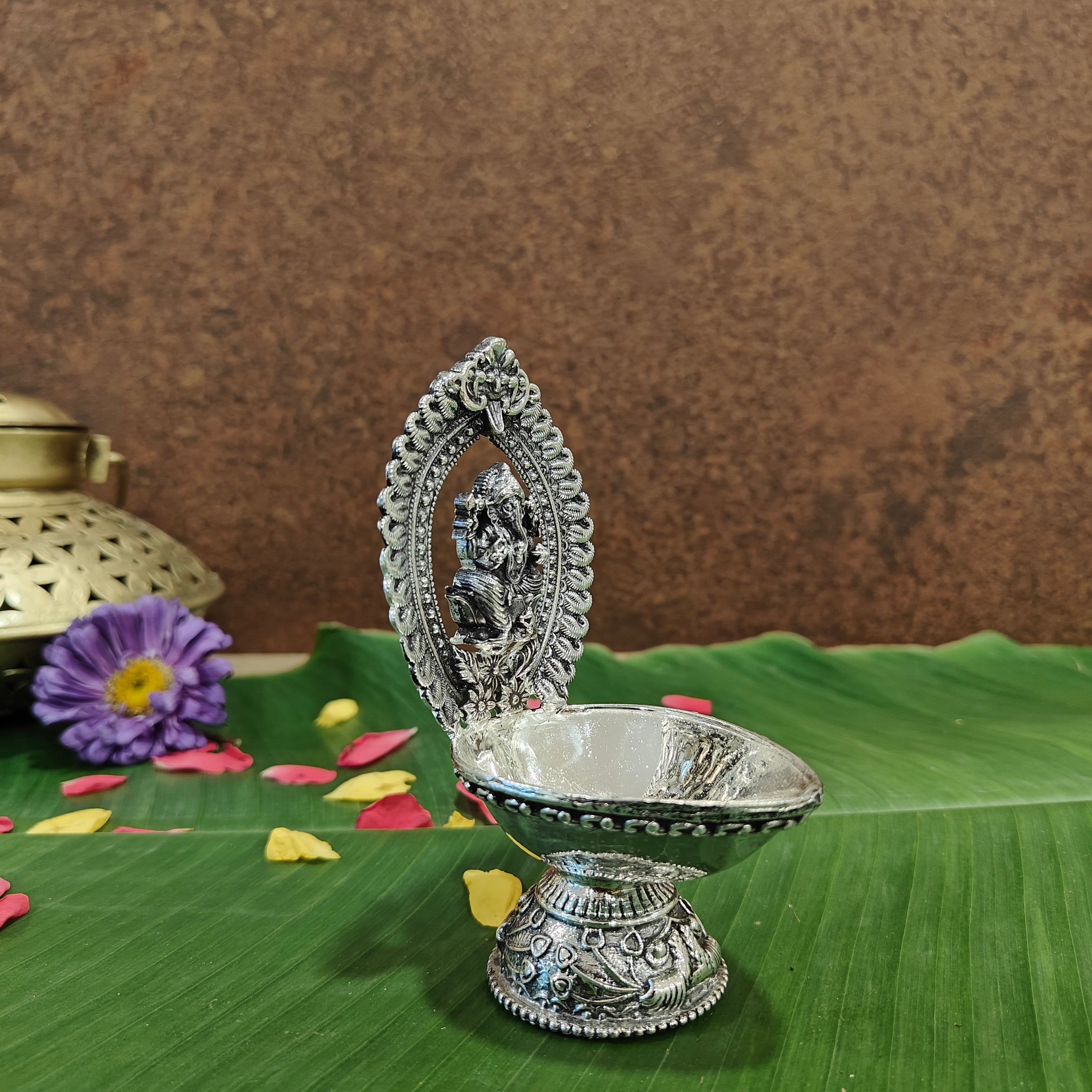 ANTIQ GS GANESH MAHRAV DIYA MEDIUM