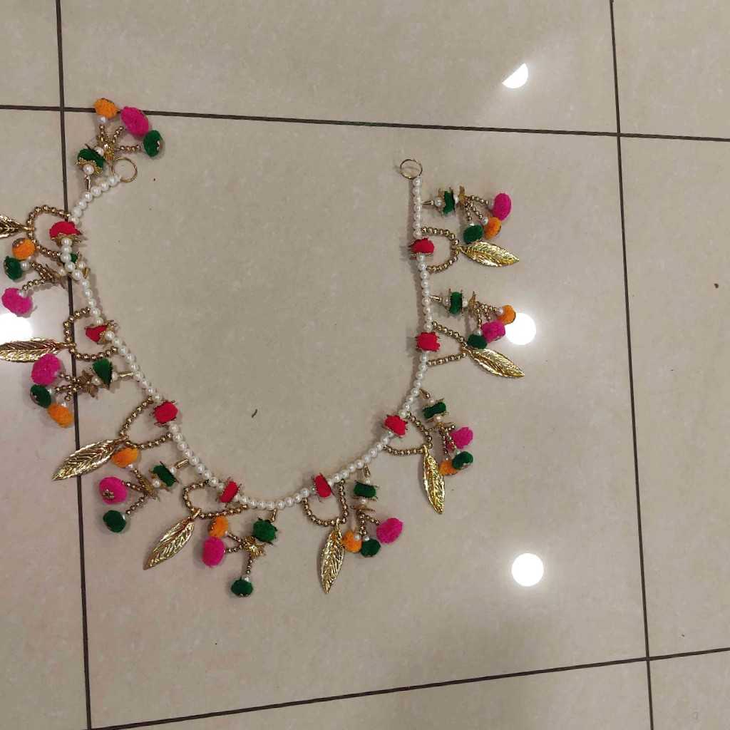 Pearl Beads Thoran With Golden Leaf