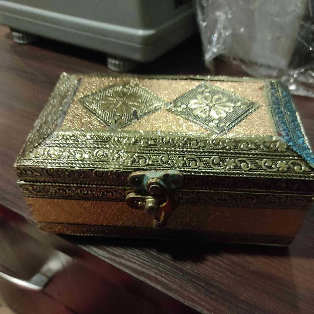 JEWEL /POOJA BOX REXIN 6X4