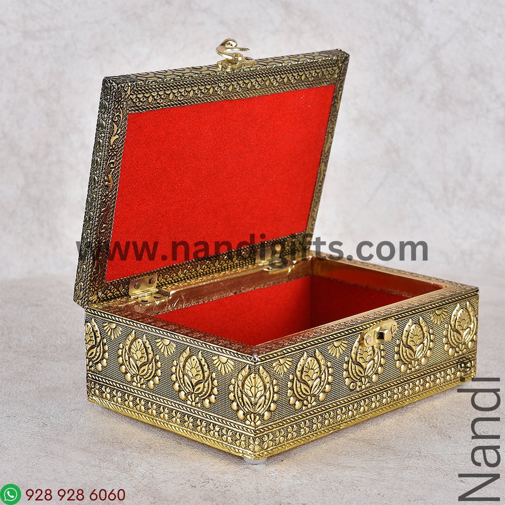 Peacock Emboss Box 7X5