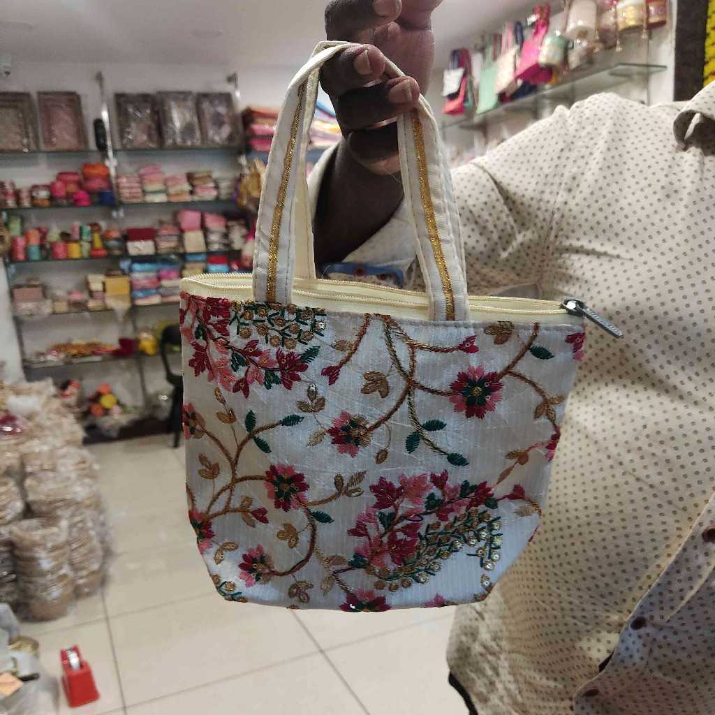 EMBROIDERY MULTI COLOR FLORAL CREAM BAG