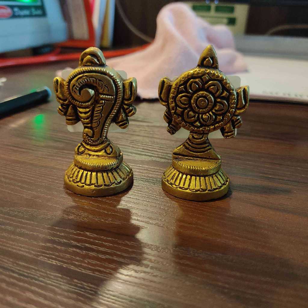 Brass Shanku Chakra Idol Set Of Two