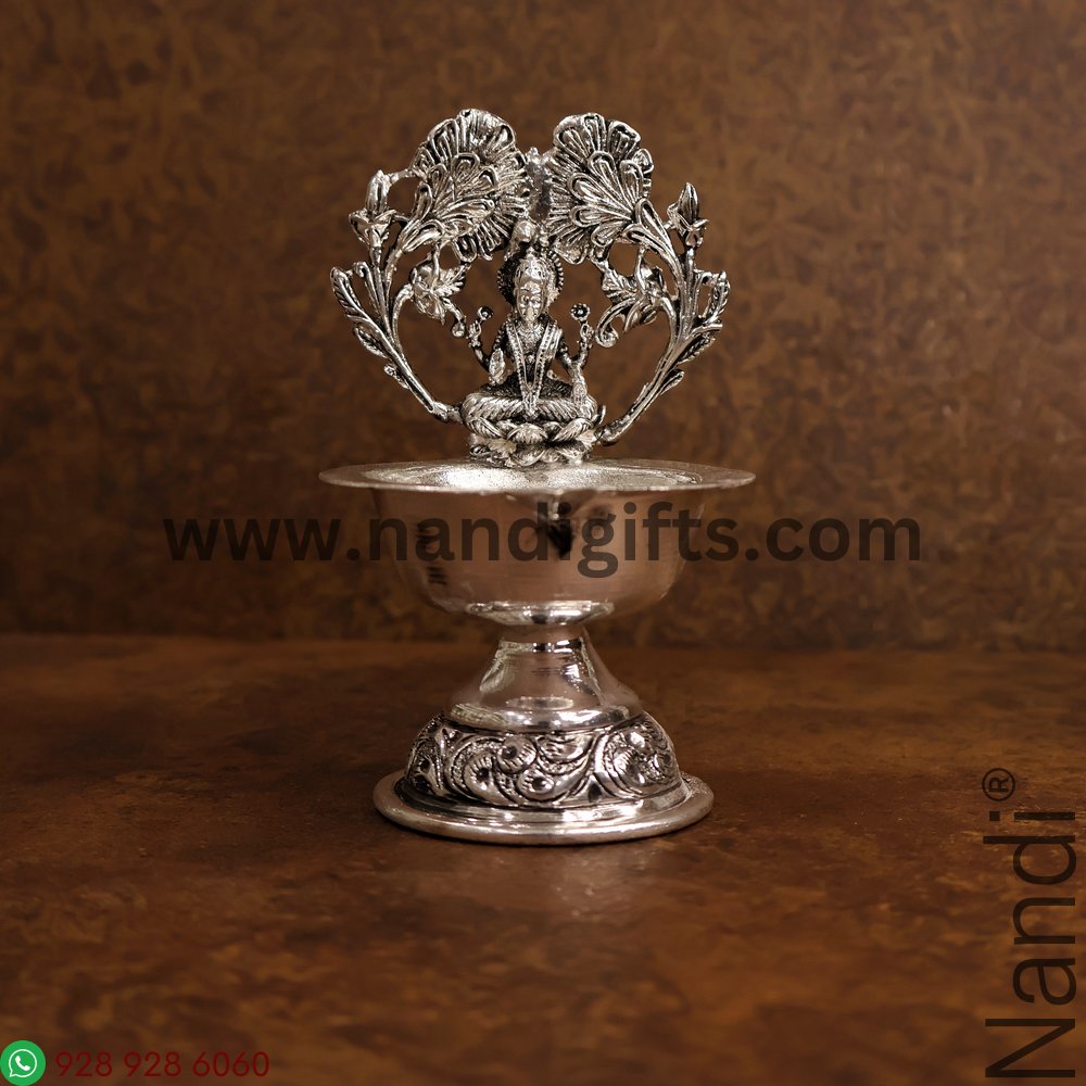 ANTIQ GS LAKSHMI DEEPA 136