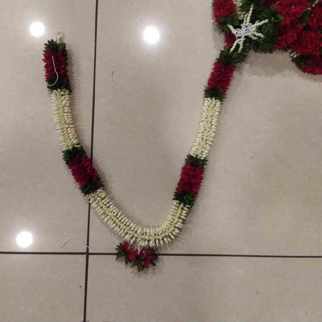 Jasmine Maroon Mala Regular