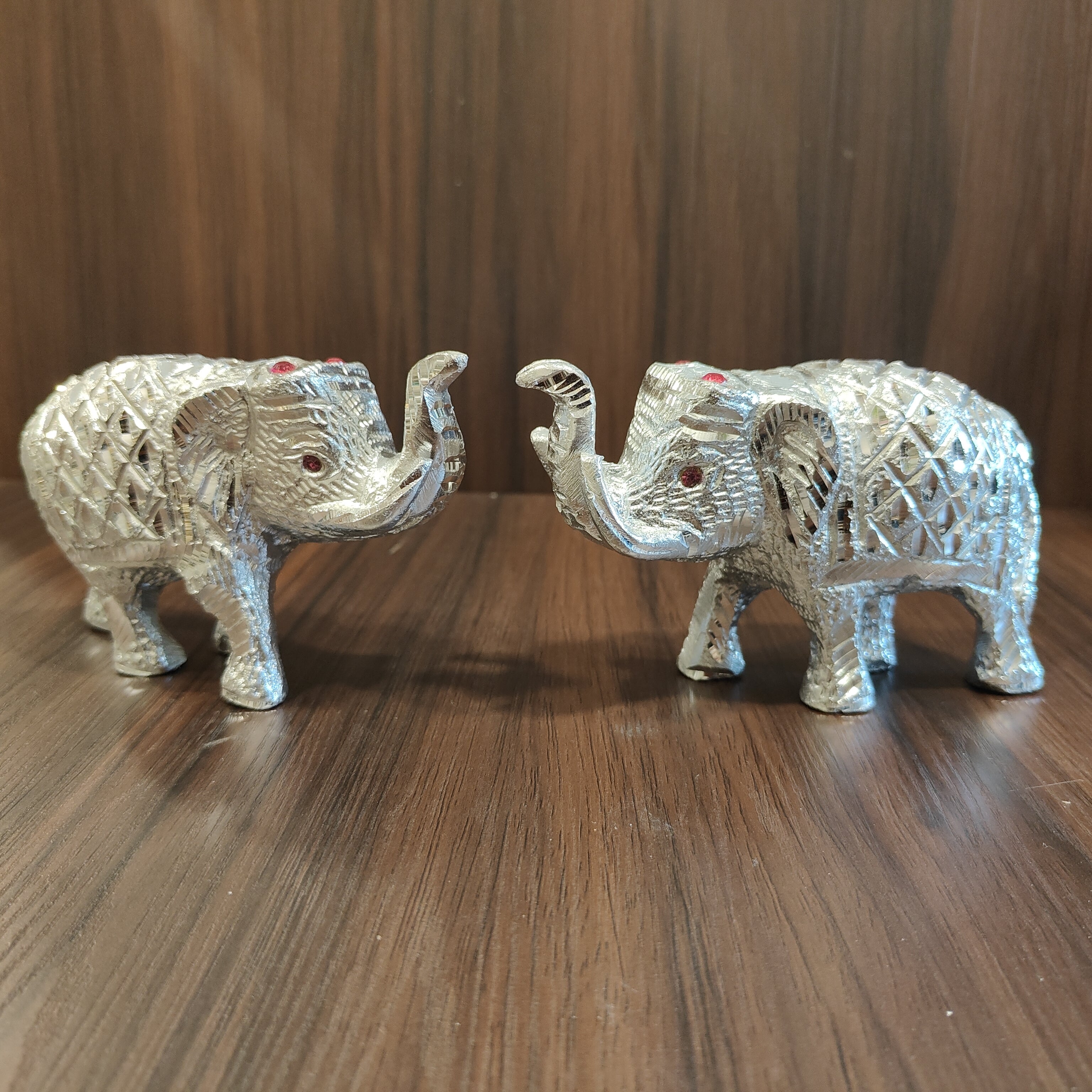 Whitemetal Eelephant Pair Solid Medium
