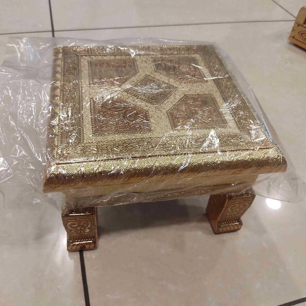 Golden Antiq Rajwadi Bajot 8x8