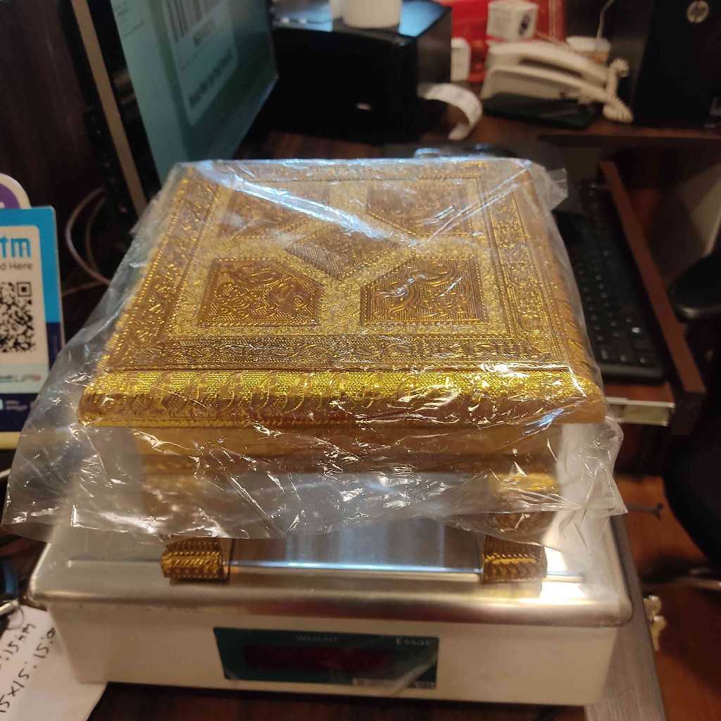 Golden Antiq Rajwadi Bajot 15X15