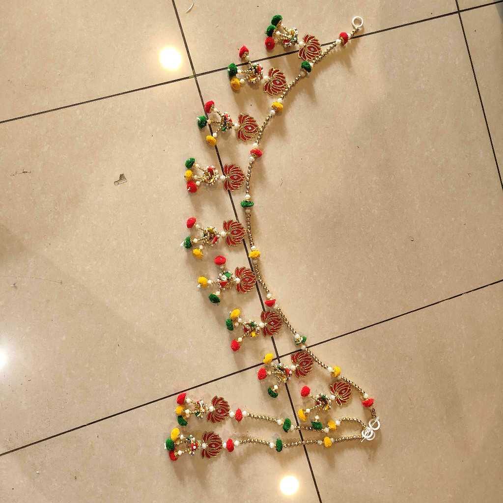 Acrylic Lotus Pom Pom Toran