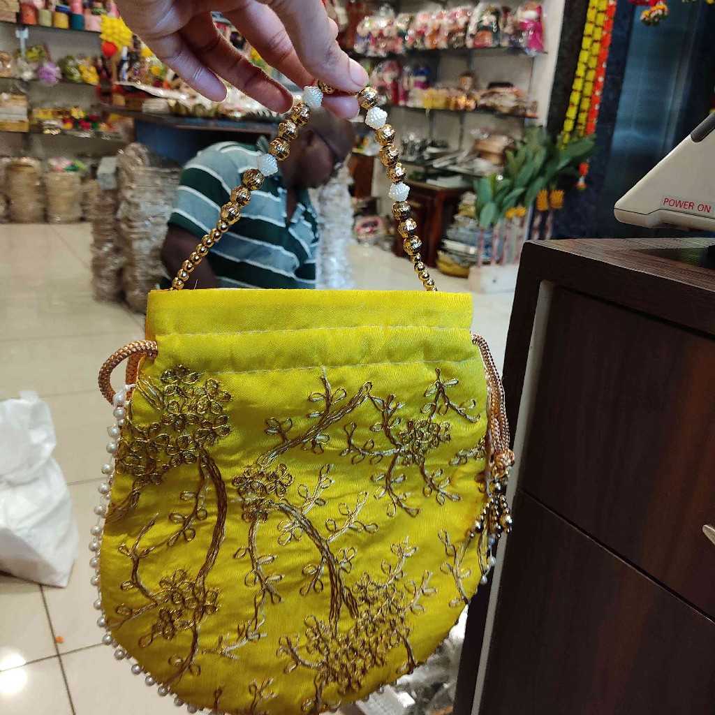 Potli Bag Flat Angoori