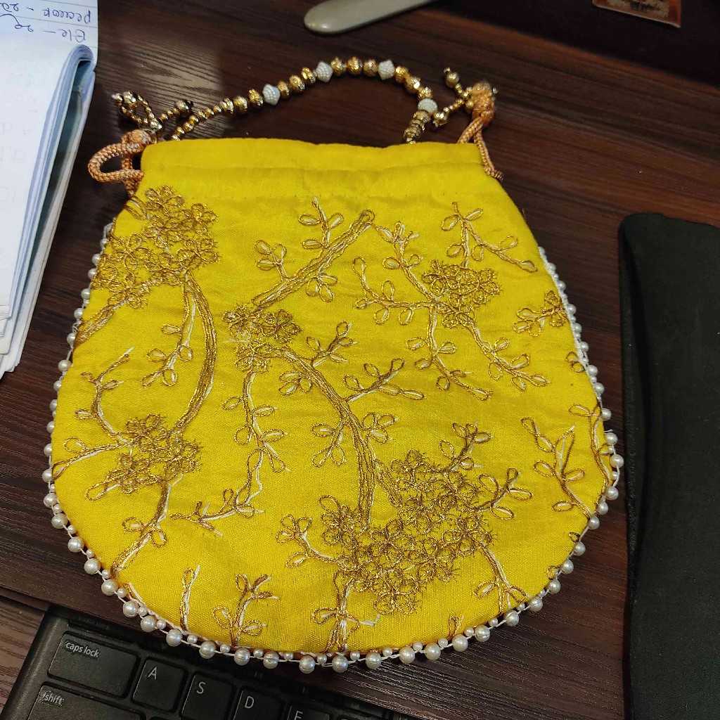 Potli Bag Flat Angoori