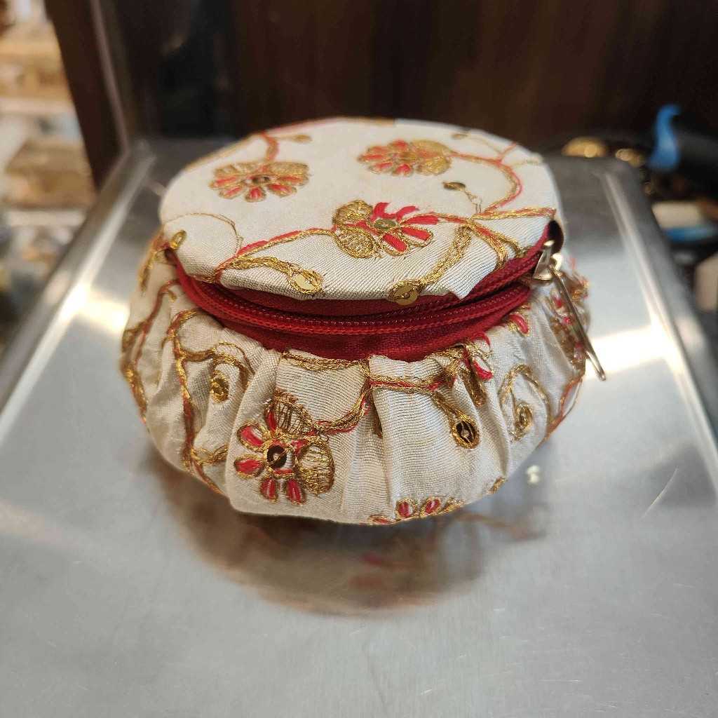 MATKA BOX EMBROIDERY FLORAL