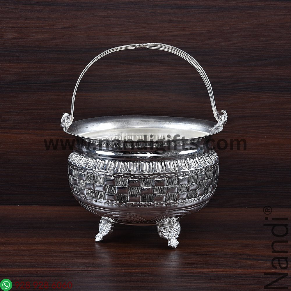 GS Flower Basket With Handle Cheks