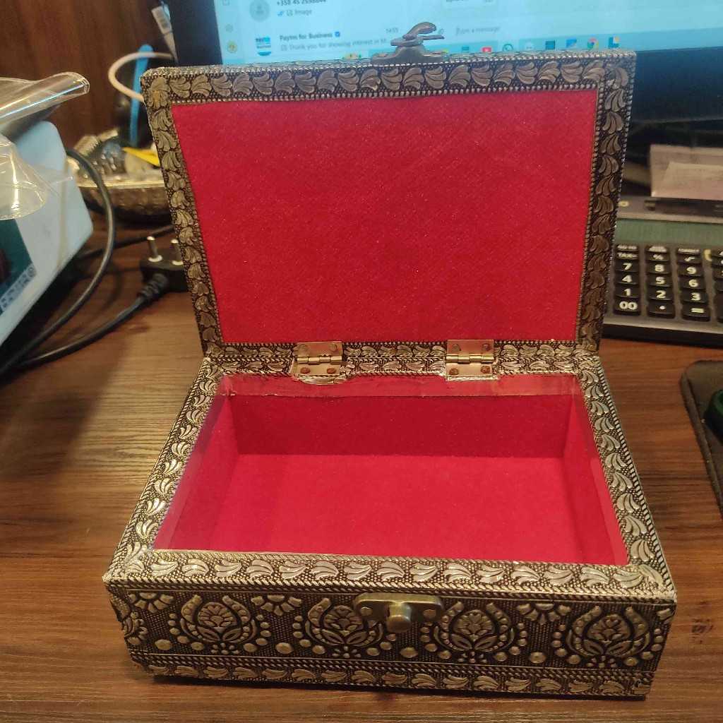 Elephant Emboss Silver Antiq Box 7x5