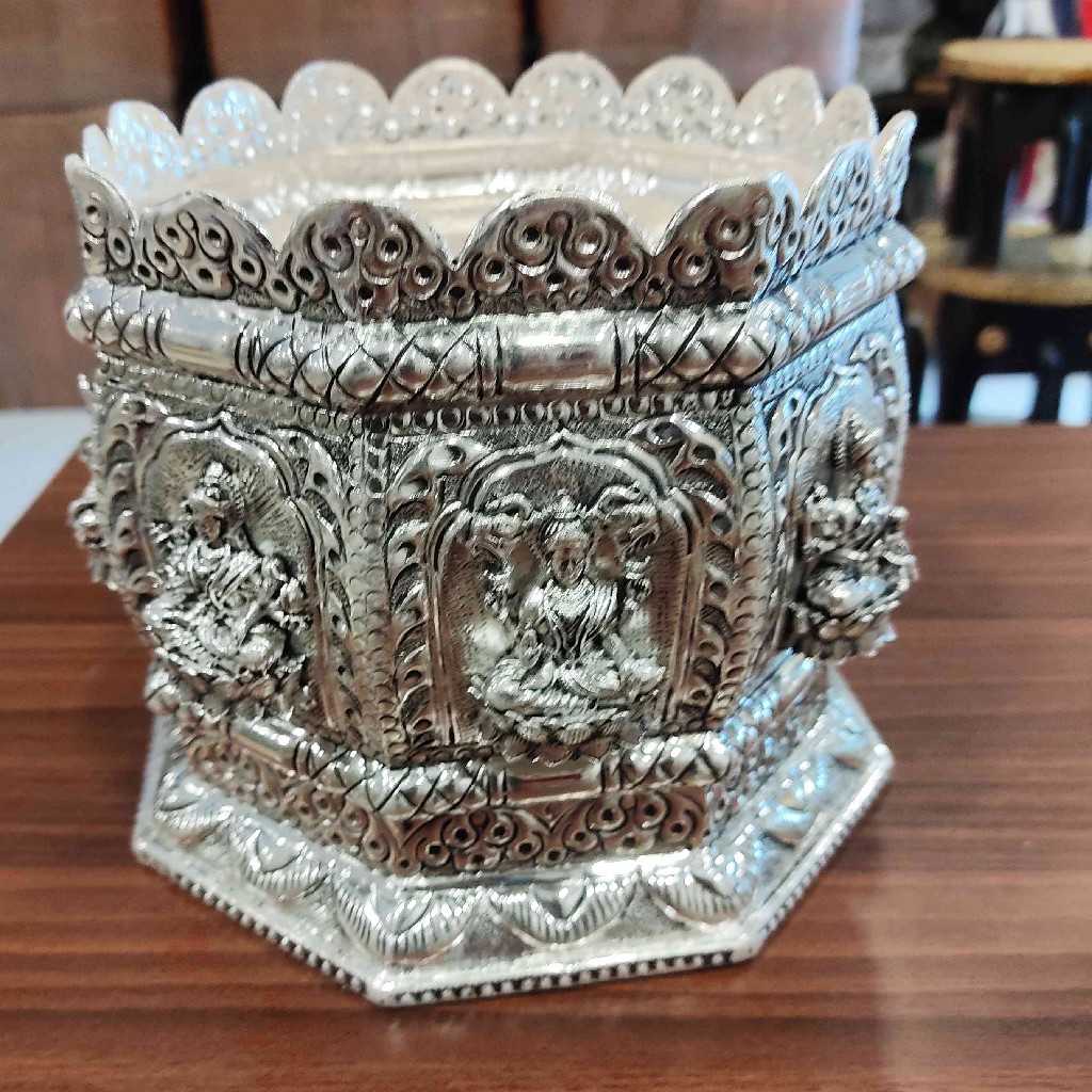 GS Antiq Ashtalakshmi Tulsi Pot Round 1032