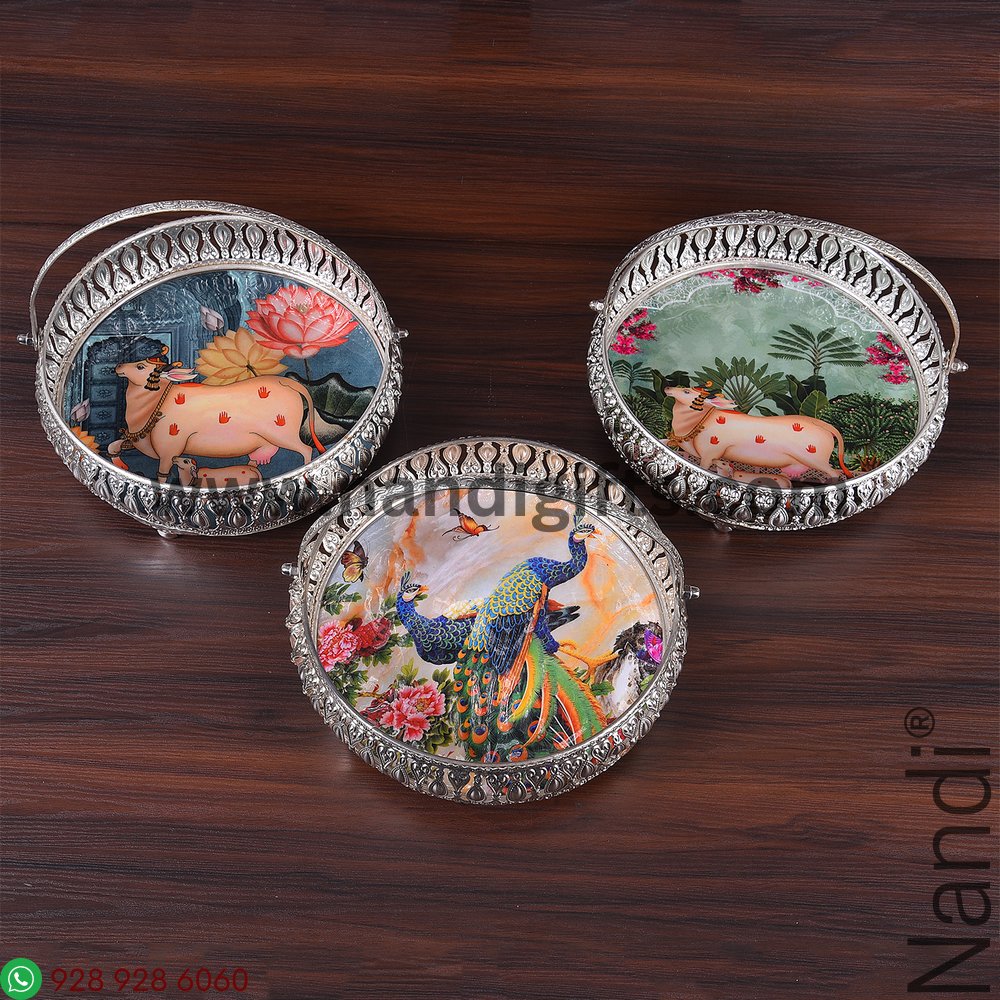 GS Pichwai Cow Plate Round With Handle Assorted 8 Inch