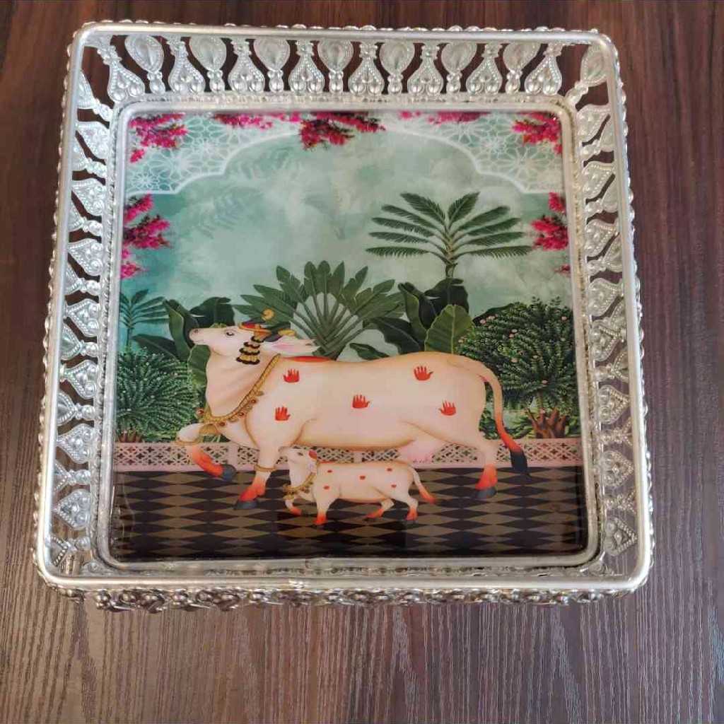 GS Pichwai Cow Tray Square Assorted 6X6