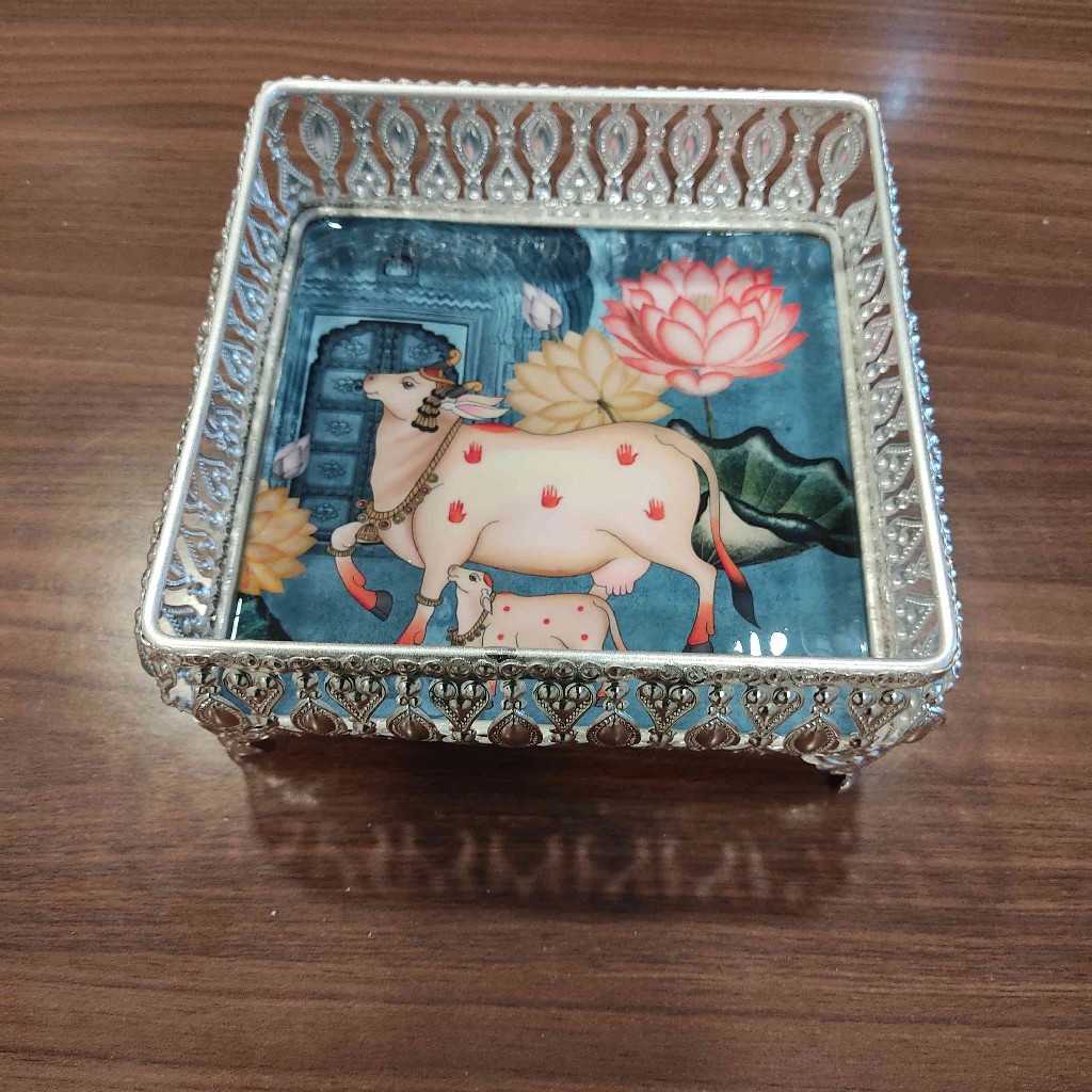 GS Pichwai Cow Tray Square Assorted 6X6