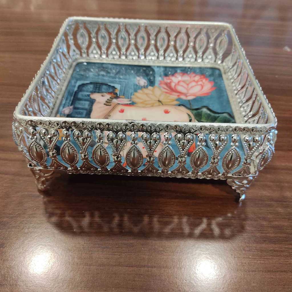 GS Pichwai Cow Tray Square Assorted 6X6