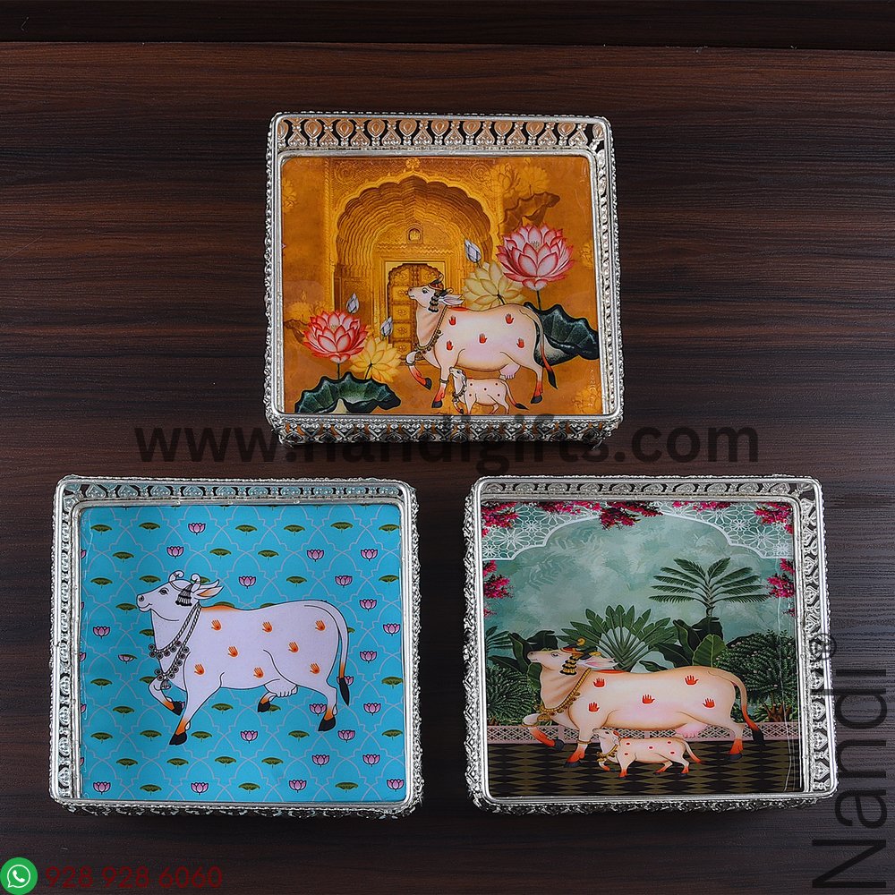 GS Pichwai Cow Tray Square Assorted 6X6