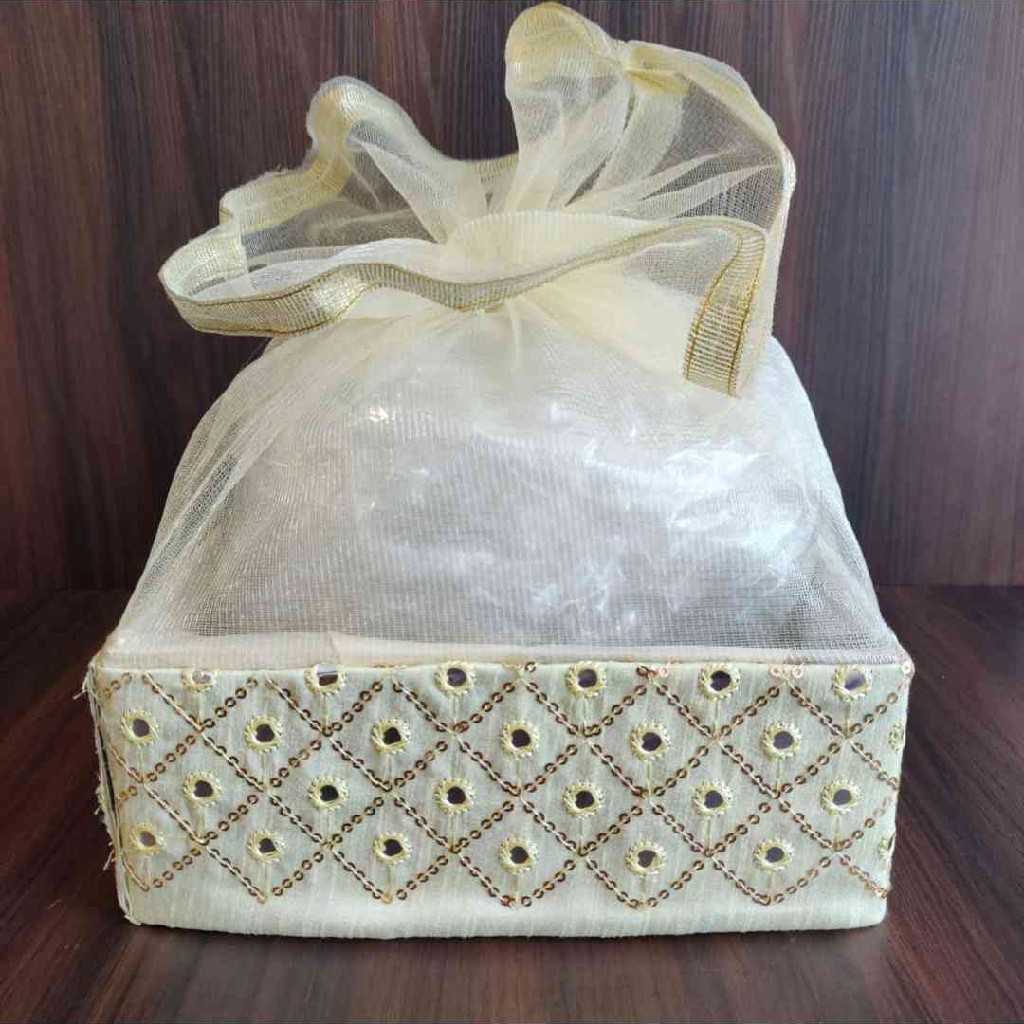 Gold Print Hamper 8X8