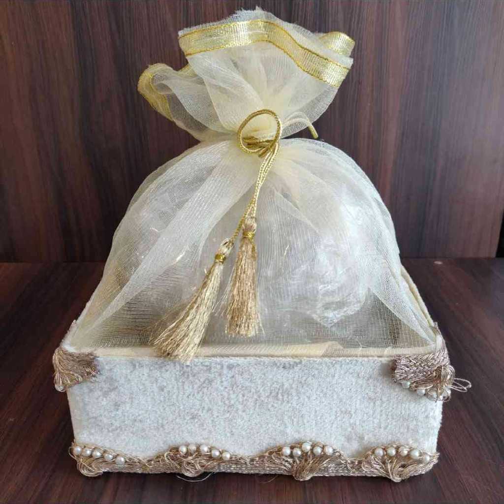 Velvet Gold Lace Hamper 8x8