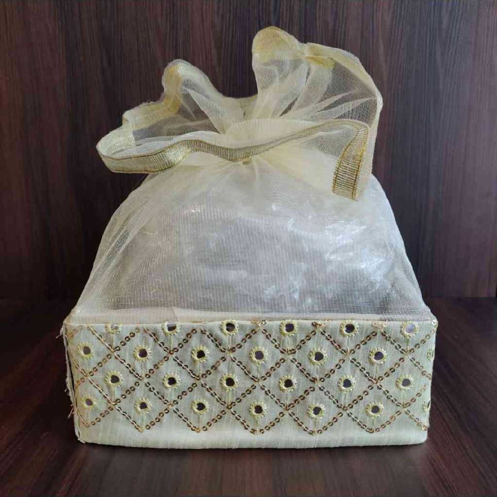 Gold Print Hamper 10X10