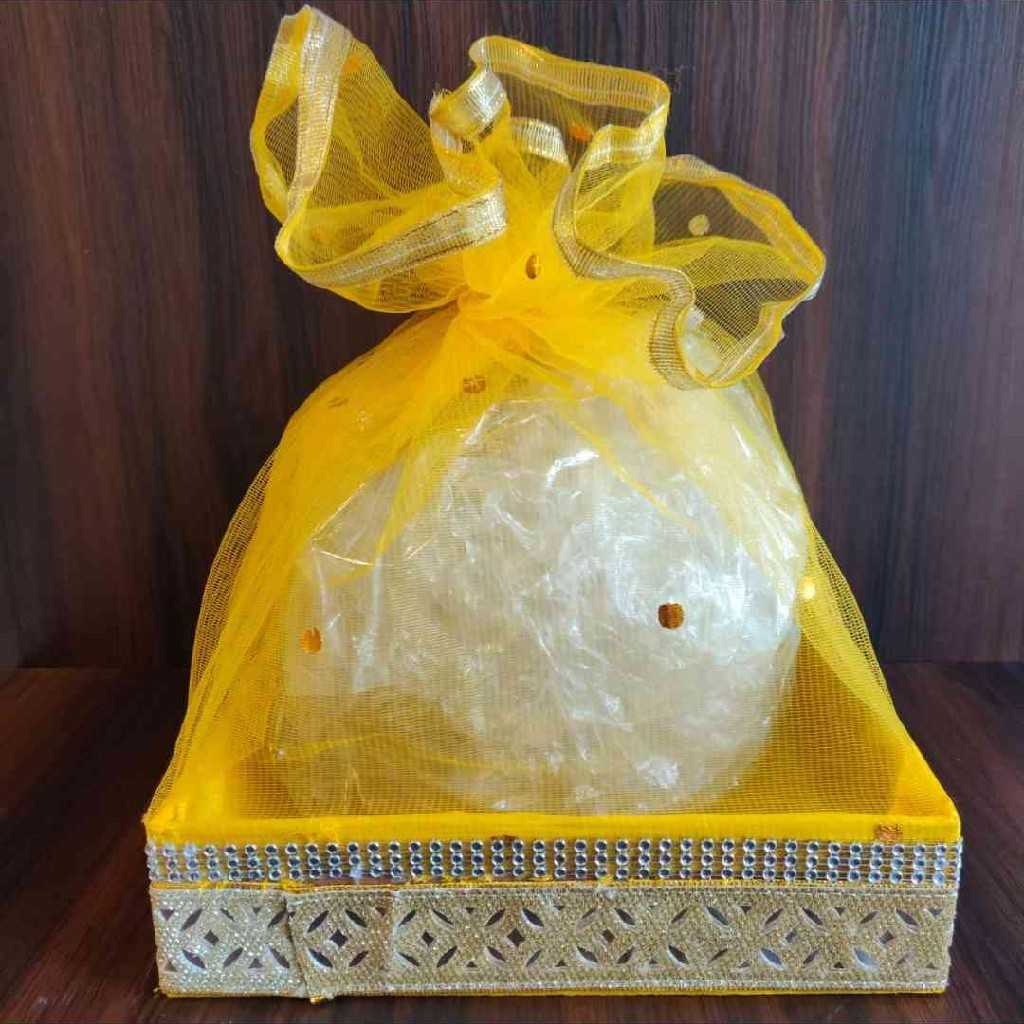 Square Lace Yellow Hamper 10X10