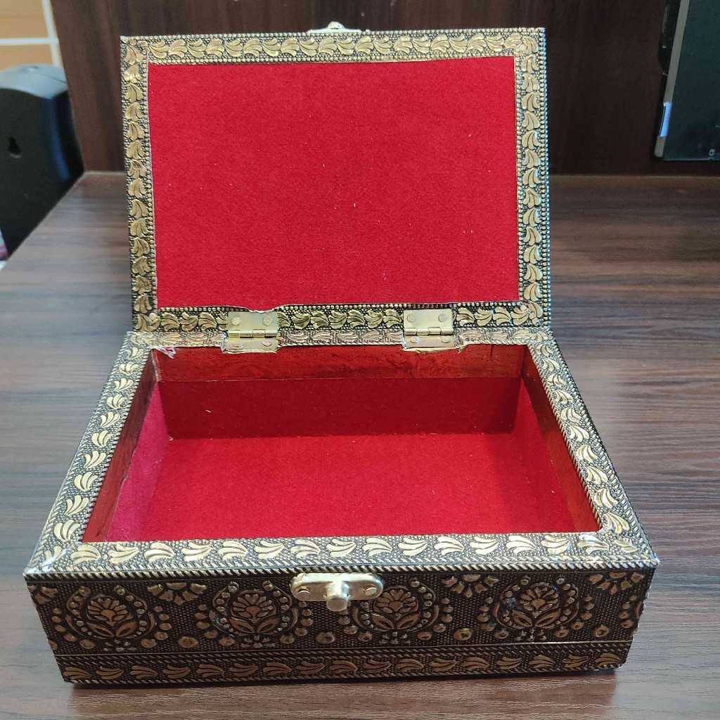 Elephant Emboss Gold Antiq Box 7x5