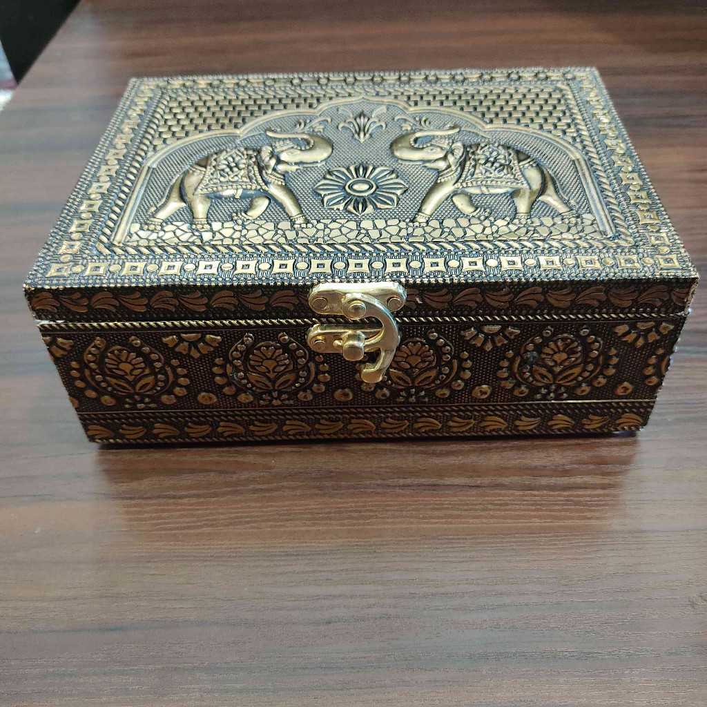 Elephant Emboss Gold Antiq Box 7x5