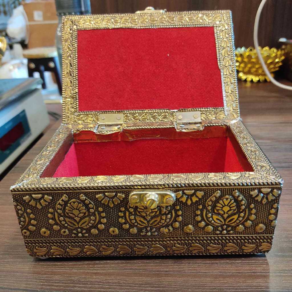 Elephant Emboss Gold Antiq Box 6X4