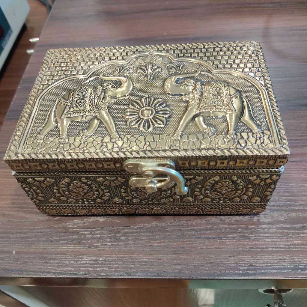 Elephant Emboss Gold Antiq Box 6X4