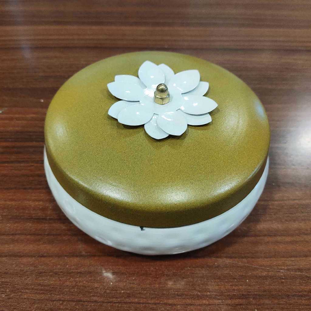 Round Floral Flat White Box