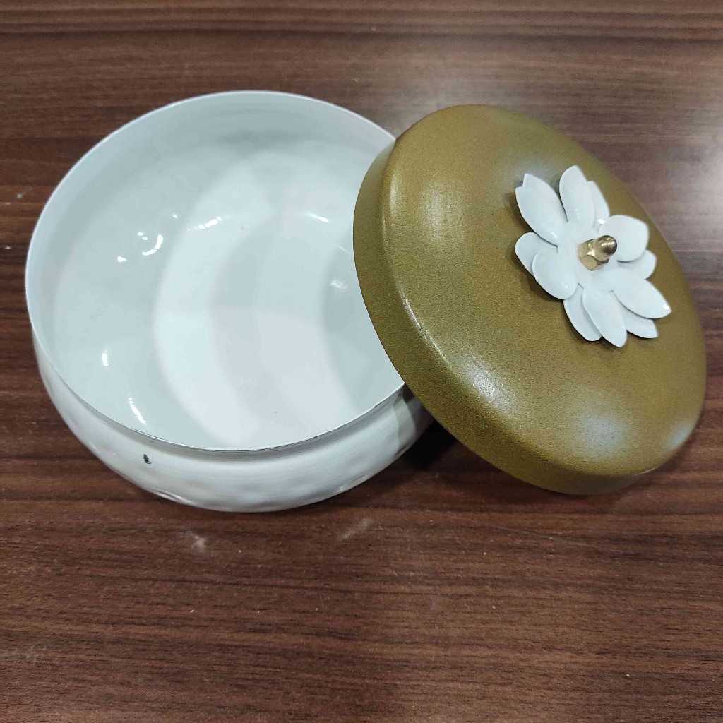 Round Floral Flat White Box