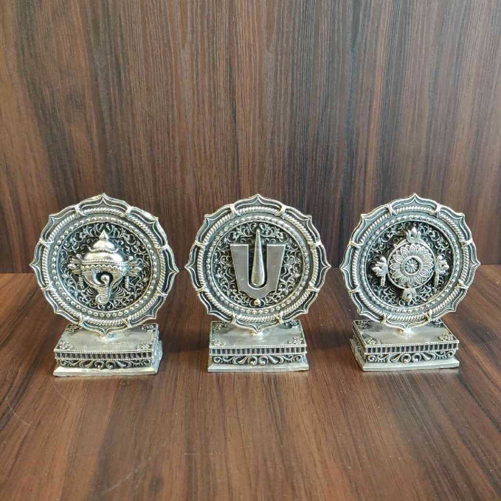 GS Antiq Shankh Chakra Namam Stand Small