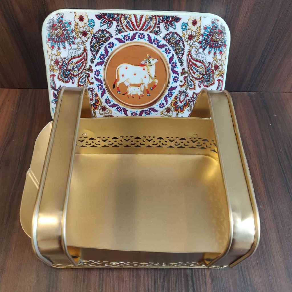 Pichwai Basket With Handle