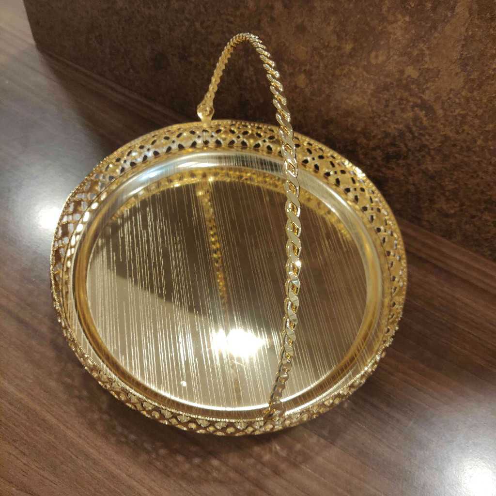 Imported Gold GS Basket With Handle 9 inch