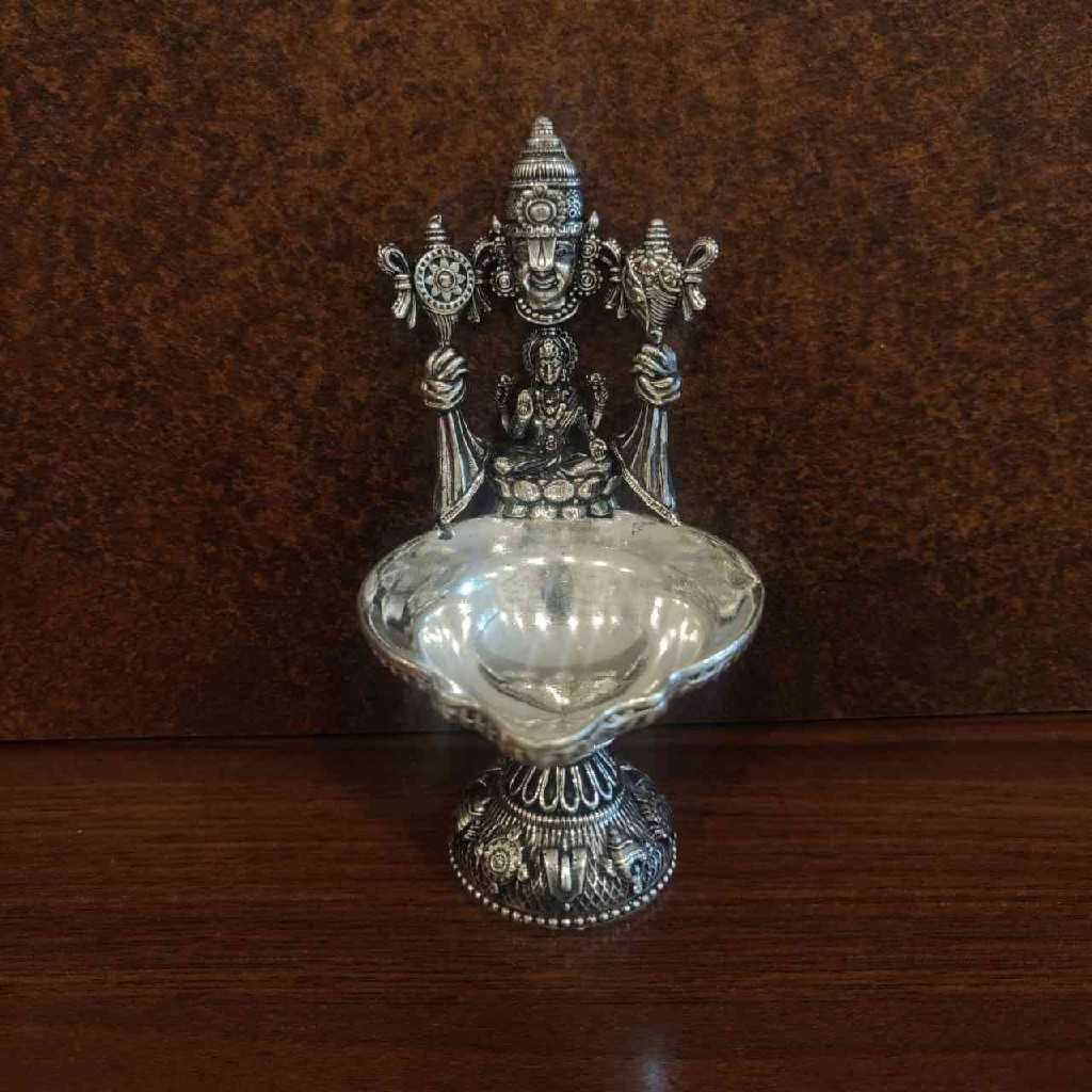 GS Antiq Balaji Lakshmi Deepa SCN Base