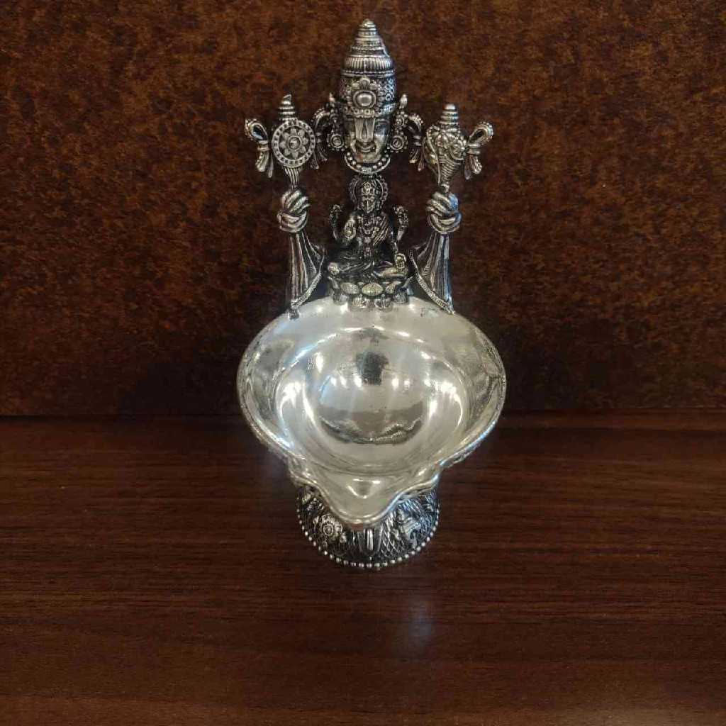 GS Antiq Balaji Lakshmi Deepa SCN Base