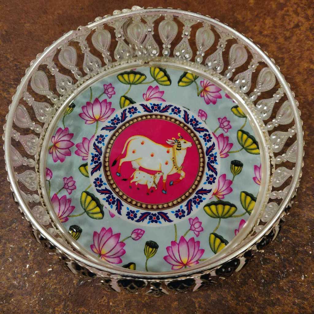 GS Pichwai Cow Plate Round Assorted 5 Inch