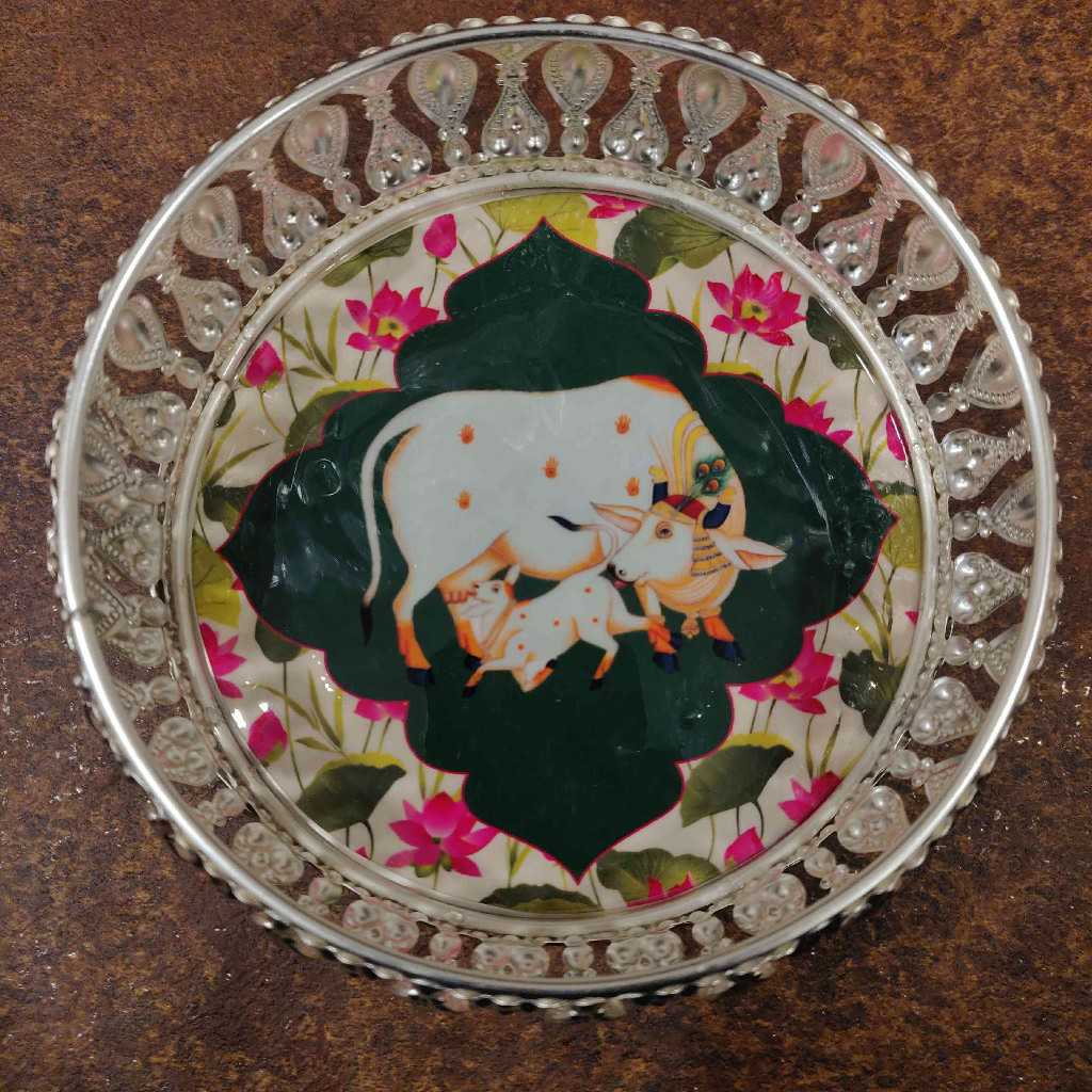 GS Pichwai Cow Plate Round Assorted 5 Inch