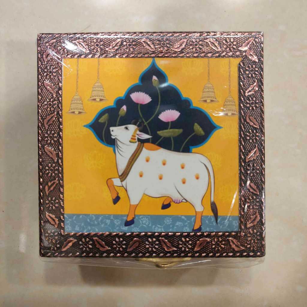 Jewel Box 4x4 Assorted Prints